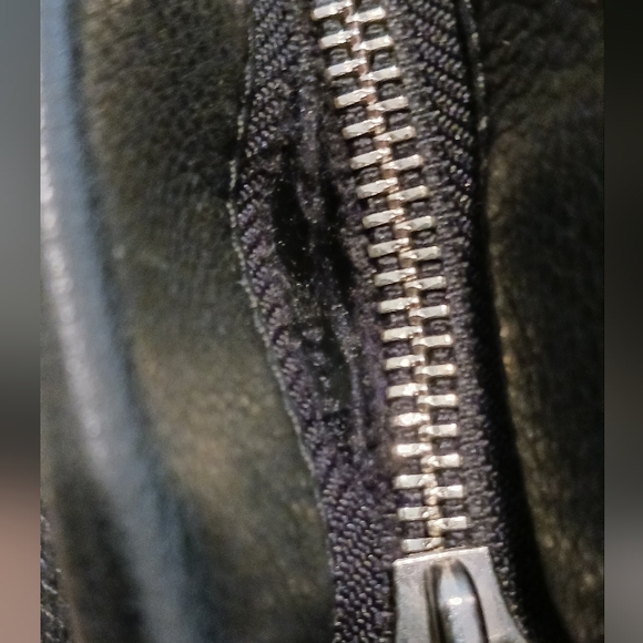 Coach VTG Black Peebled Leather Crossbody. # F19722 EUC 🎉🎉Host Pick 1/8/25🎉🎉 - Picture 11 of 16